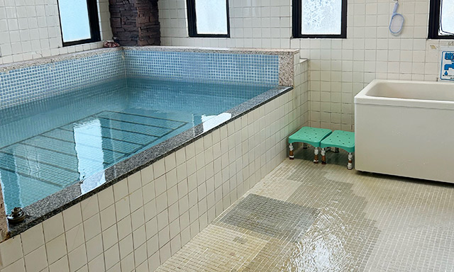 天然温泉浴場 | レッツスイミングクラブ伊東 – 伊東市のスイミング 習い事 フィットネスジム –